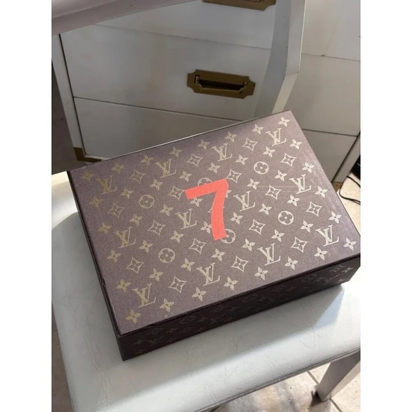 Louis Vuitton SS22 Show Invitation Beer Pong Cup & Ball Game- LT3260 - Picture 1 of 9